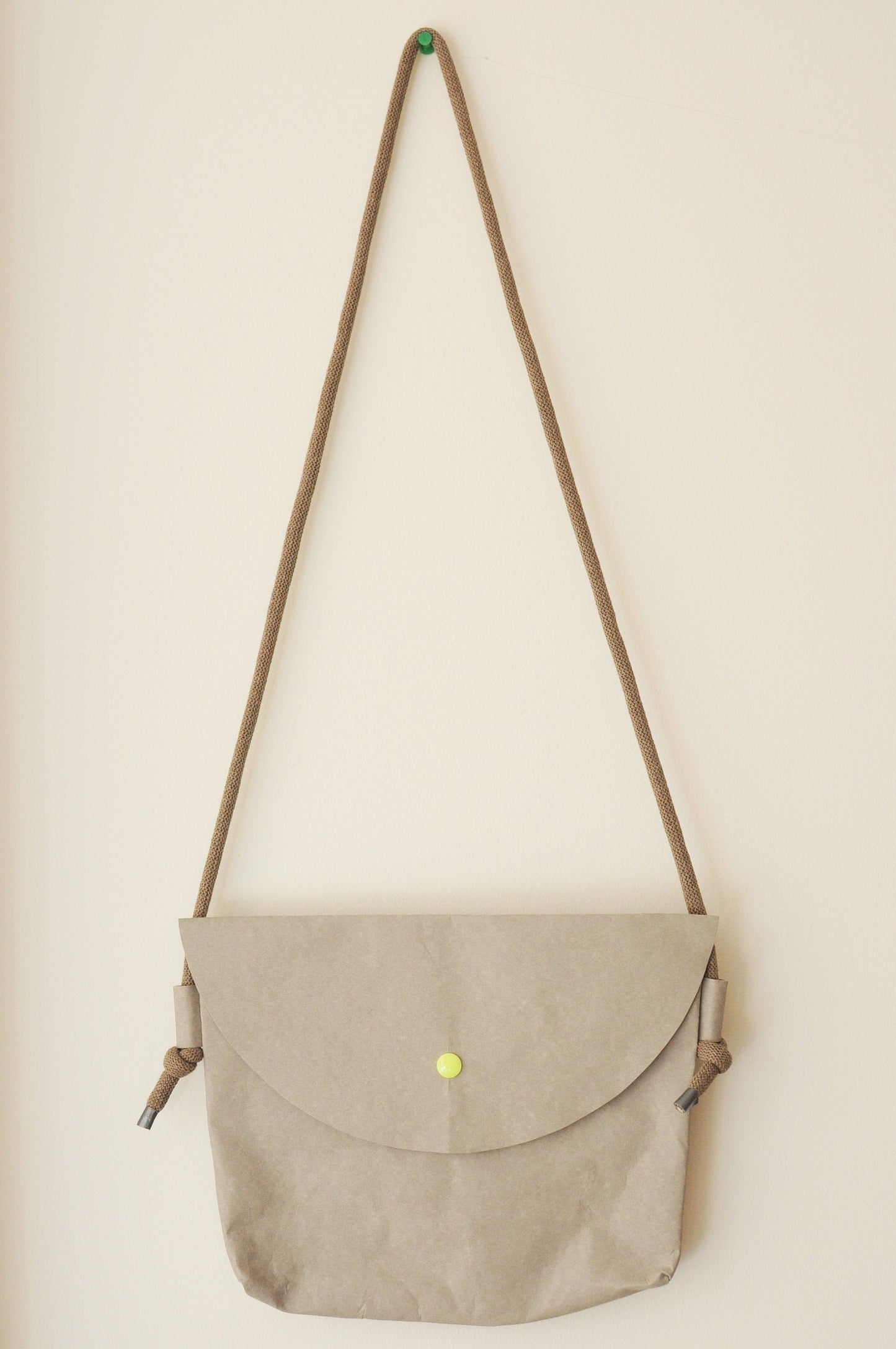 Pochette bag made from washable & reusable brown kraft paper in Grey, Brown