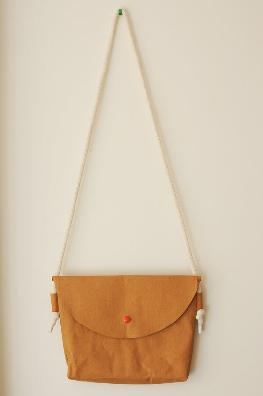 Pochette bag made from washable & reusable brown kraft paper in Grey, Brown