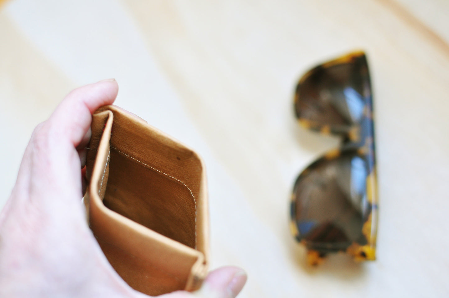 Eye glass case made from washable and reusable paper in BLACK, BROWN, GREY with snappy closure. Vegan Leather case as Pen & Sun glass case